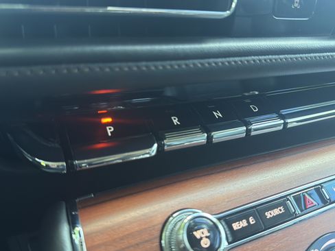 Used 2023 Lincoln Aviator Reserve w/ Equipment Group 201A AWD/4WD image 28