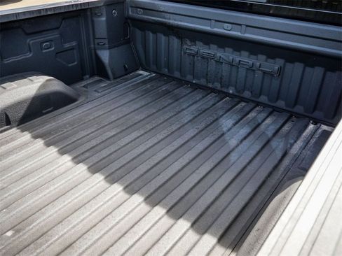 Used 2023 GMC Sierra 2500 Denali w/ Denali Black Diamond Edition image 13