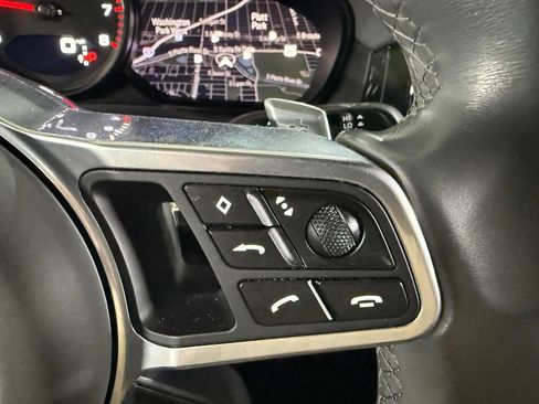 Used 2022 Porsche Cayenne GTS AWD/4WD image 39
