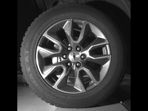 Used 2024 Chevrolet Silverado 1500 RST AWD/4WD image 13