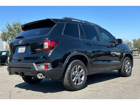 Used 2025 Honda Passport TrailSport image 6