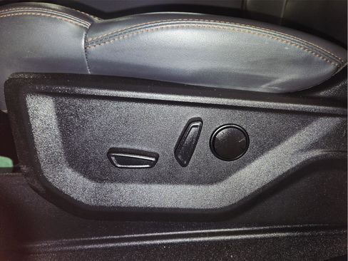 Used 2025 Ford Expedition Active image 51