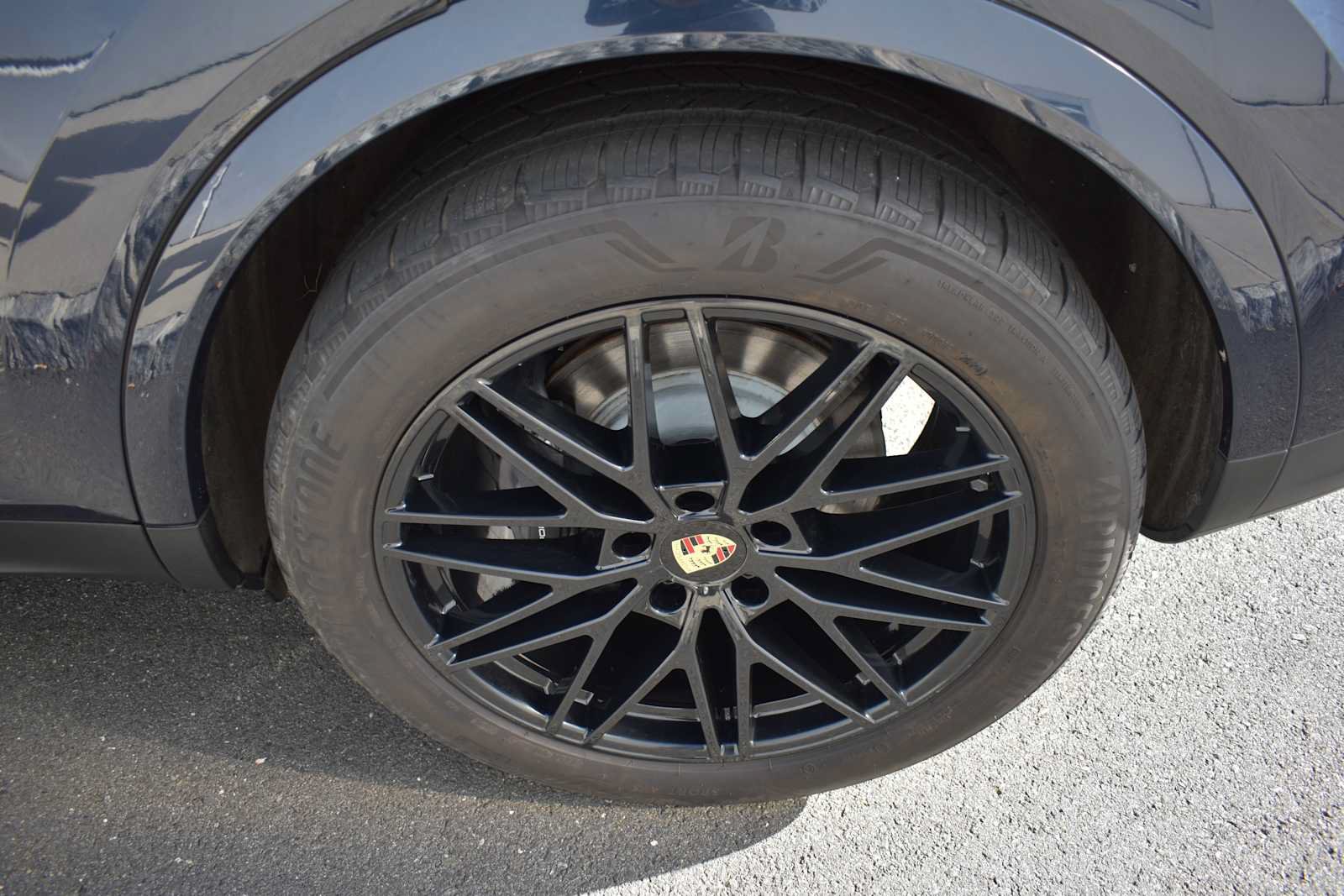 Used 2024 Porsche Cayenne AWD/4WD image 22