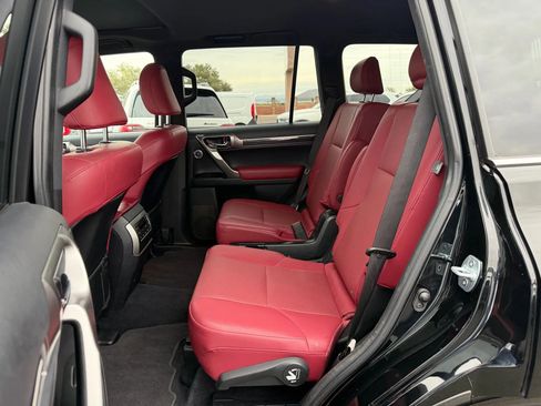 Used 2022 Lexus GX 460 Premium w/ Accessory Package image 14