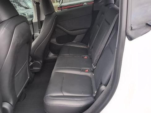Used 2023 Tesla Model Y Long Range image 19