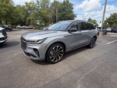 New 2025 Lincoln Nautilus Black Label image 8