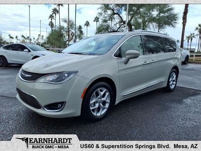 Used 2020 Chrysler Pacifica Touring-L w/ Tire & Wheel Group