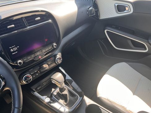 Used 2024 Kia Soul GT-Line FWD image 20