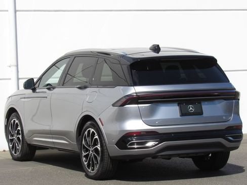 Used 2024 Lincoln Nautilus Reserve w/ Equipment Group 202A AWD/4WD image 5