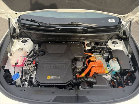 Used 2024 Kia Niro SX Touring image 26