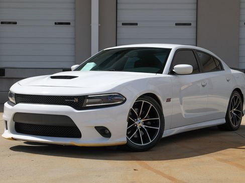 Used 2018 Dodge Charger R/T Scat Pack image 1