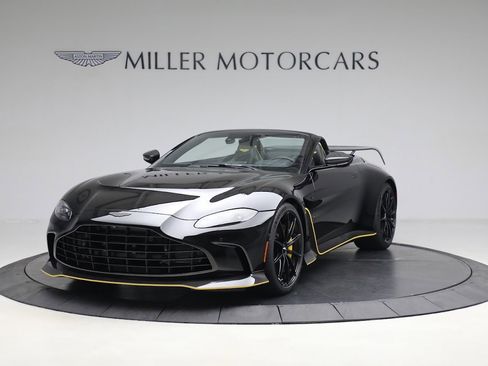 Used 2023 Aston Martin V12 Vantage Roadster image 12