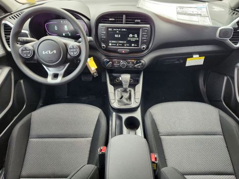 New 2025 Kia Soul LX w/ LX Technology Package image 20
