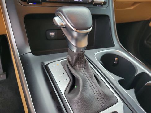 Certified 2024 Kia Carnival LX image 29