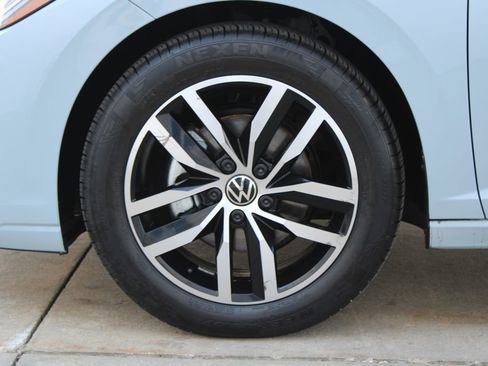 Used 2025 Volkswagen Jetta SE w/ Sunroof Package FWD image 30