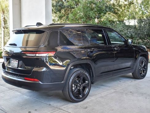 Used 2023 Jeep Grand Cherokee L Limited w/ Luxury Tech Group II RWD image 6