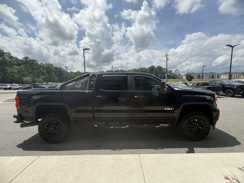 Used 2018 GMC Sierra 2500 SLT w/ Duramax Plus Package AWD/4WD image 8