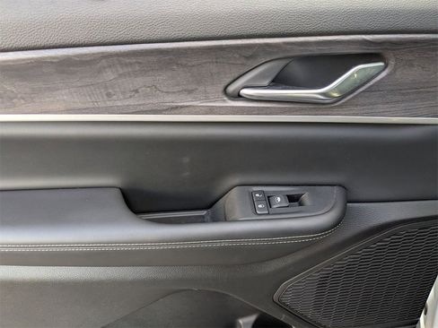 Used 2024 Jeep Grand Cherokee L Limited w/ Luxury Tech Group II image 26