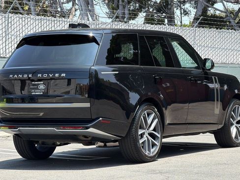 Used 2025 Land Rover Range Rover SE AWD/4WD image 9