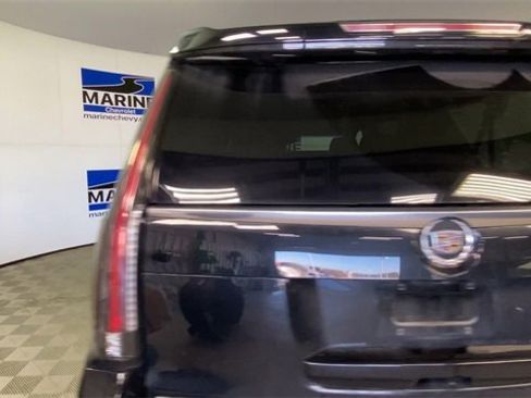 Used 2015 Cadillac Escalade ESV Premium image 9