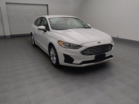 Used 2019 Ford Fusion SE FWD image 14