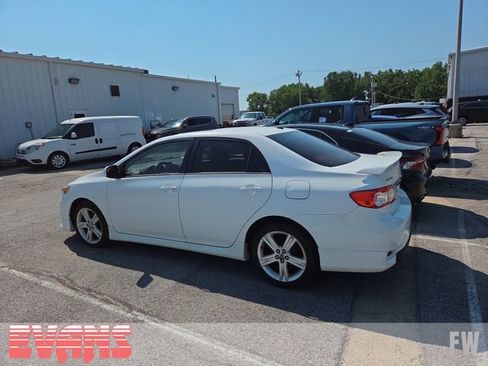 Used 2013 Toyota Corolla S w/ Premium Pkg FWD image 4
