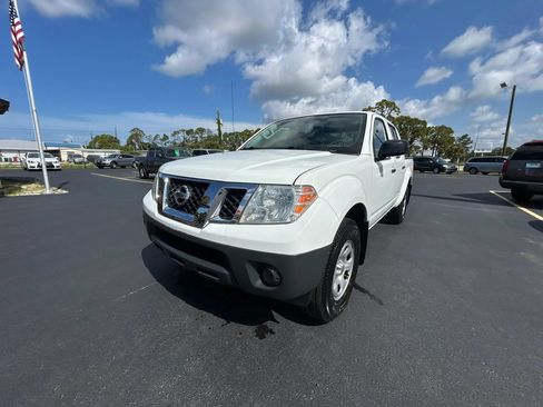 Used 2018 Nissan Frontier SV RWD image 9