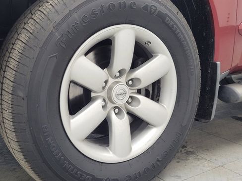 Used 2014 Nissan Titan SV w/ SV Value Truck Package image 31