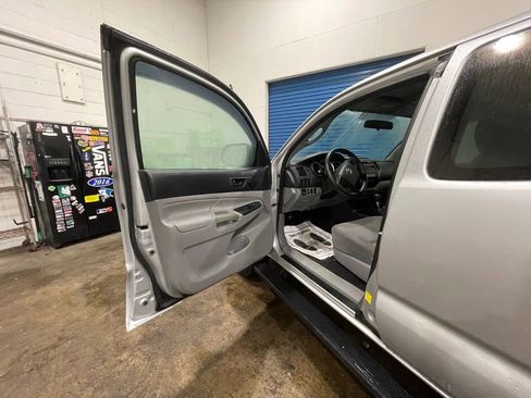 Used 2012 Toyota Tacoma 4x4 Access Cab w/ Convenience Pkg image 34
