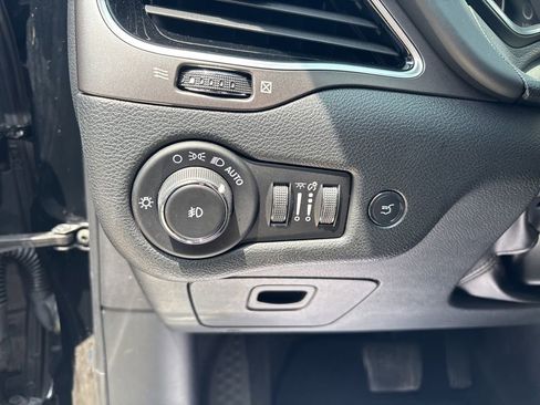Used 2019 Jeep Cherokee Overland AWD/4WD image 59