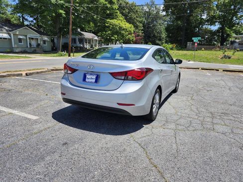 Used 2014 Hyundai Elantra SE w/ Option Group 02 FWD image 14