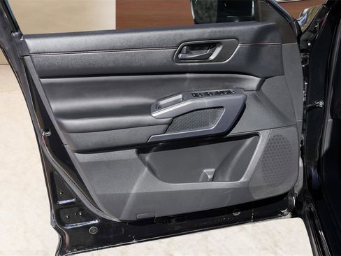 Used 2024 Nissan Pathfinder Rock Creek image 24