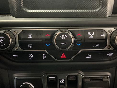 Used 2021 Jeep Gladiator Sport AWD/4WD image 18