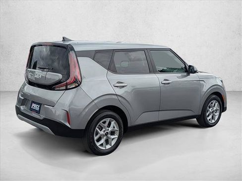 Used 2023 Kia Soul LX w/ Option Group 015 FWD image 5