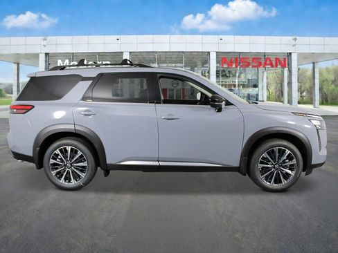 New 2026 Nissan Pathfinder Platinum FWD image 6