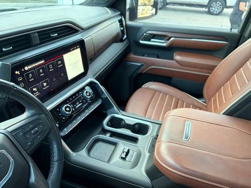 Certified 2024 GMC Sierra 2500 Denali Ultimate image 9