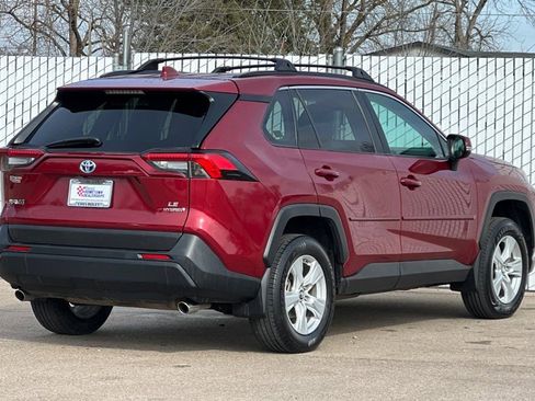 Used 2019 Toyota RAV4 LE image 4