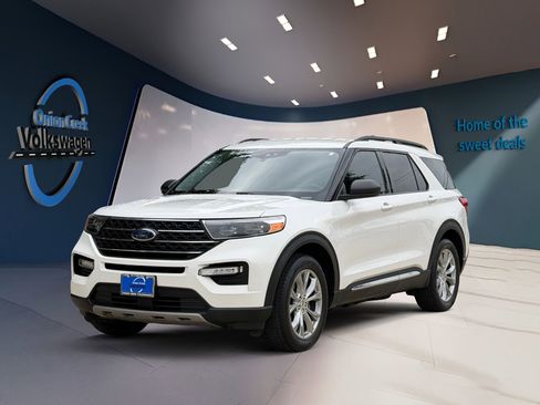Used 2022 Ford Explorer XLT w/ Equipment Group 202A RWD image 8