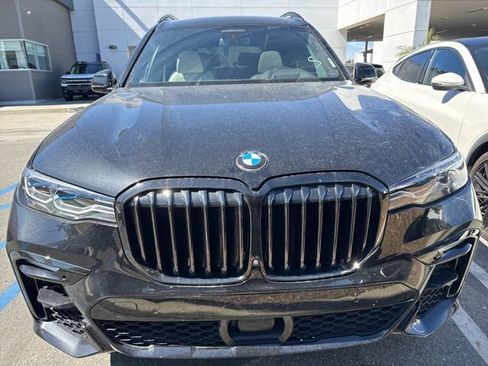 Used 2021 BMW X7 M50i image 5