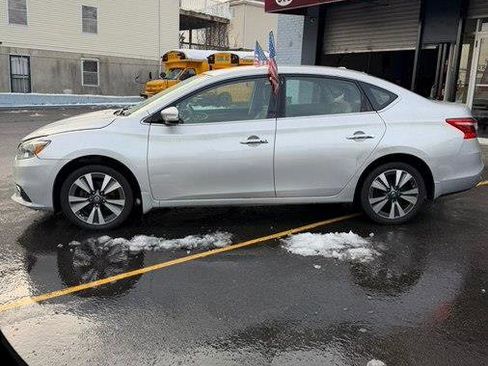 Used 2016 Nissan Sentra SL image 3