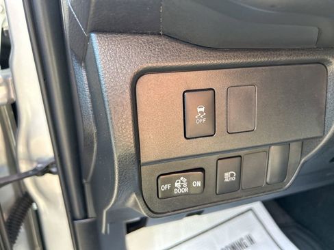 Used 2023 Toyota Tacoma SR AWD/4WD image 18