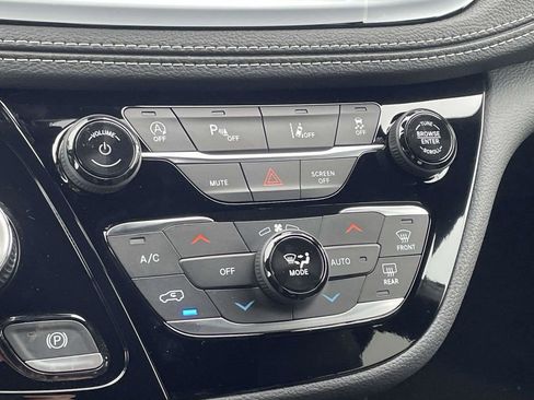 New 2026 Chrysler Pacifica Select image 34