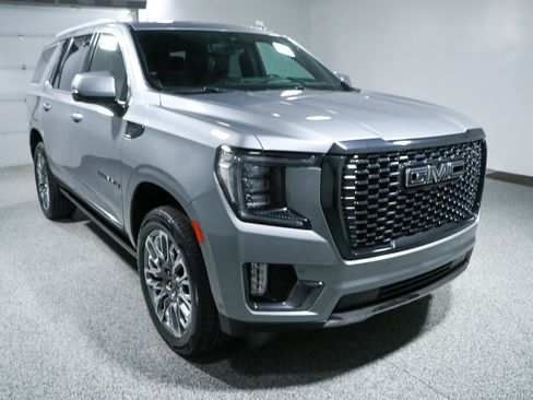 Used 2023 GMC Yukon Denali Ultimate AWD/4WD image 5