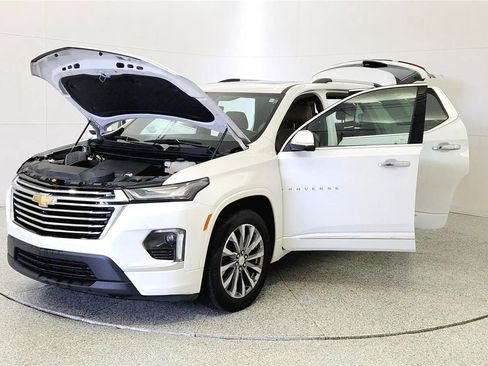 Used 2023 Chevrolet Traverse Premier FWD image 10