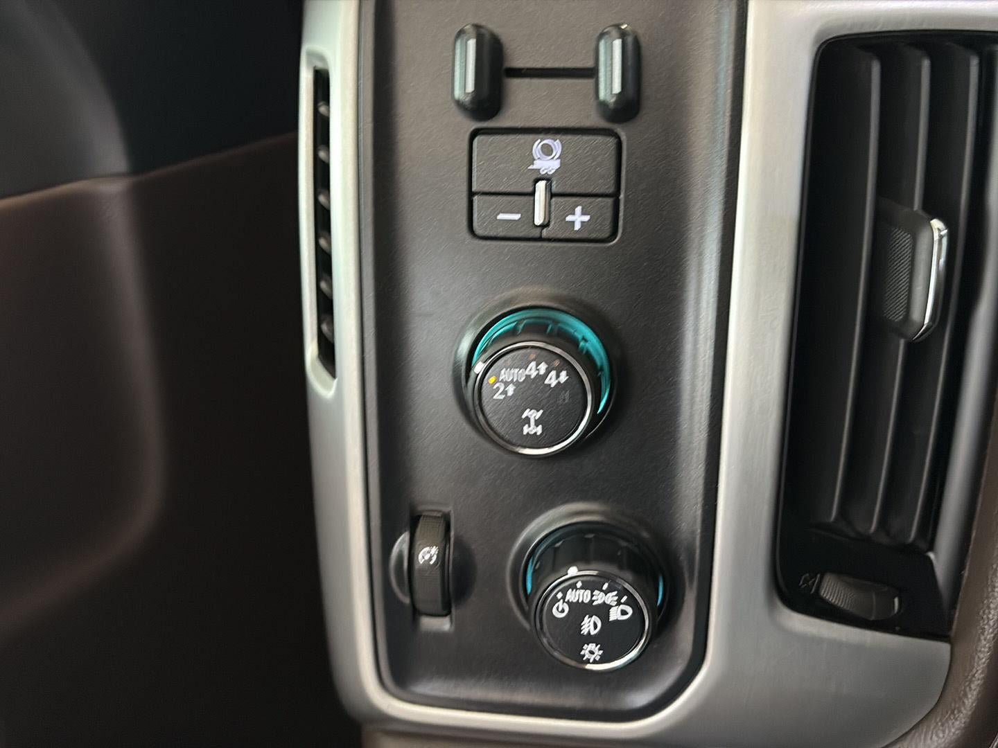 Used 2018 GMC Sierra 1500 SLT AWD/4WD image 14