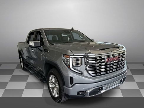 Used 2025 GMC Sierra 1500 Denali AWD/4WD image 2