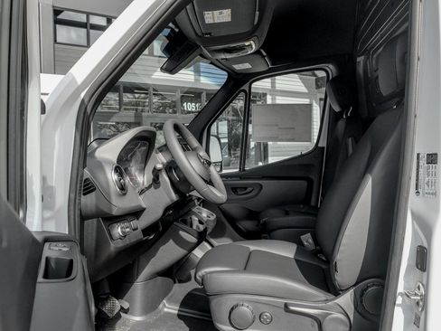New 2025 Mercedes-Benz Sprinter 2500 image 12