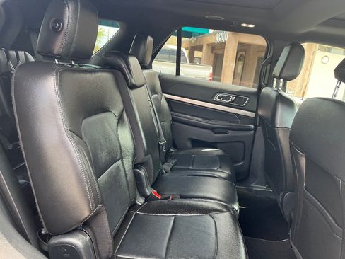 Used 2018 Ford Explorer XLT w/ Equipment Group 202A FWD image 35