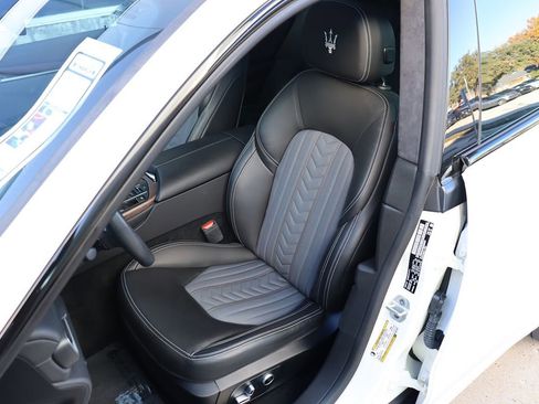 Used 2022 Maserati Levante GT image 43