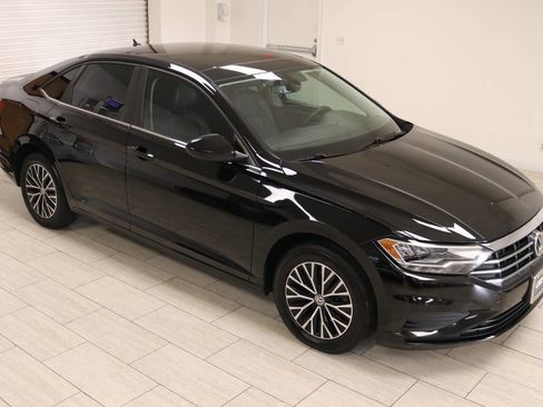 Used 2019 Volkswagen Jetta SE w/ Cold Weather Package image 90